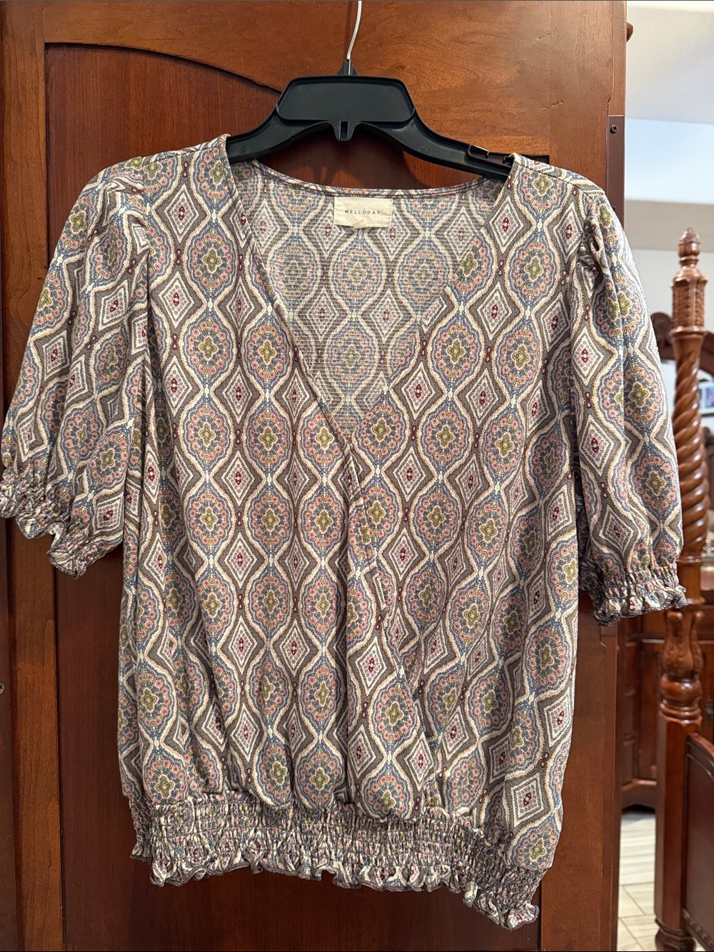 MELLODAY Geometric Print V-Neck Puff Sleeve Blouse in Multicolor